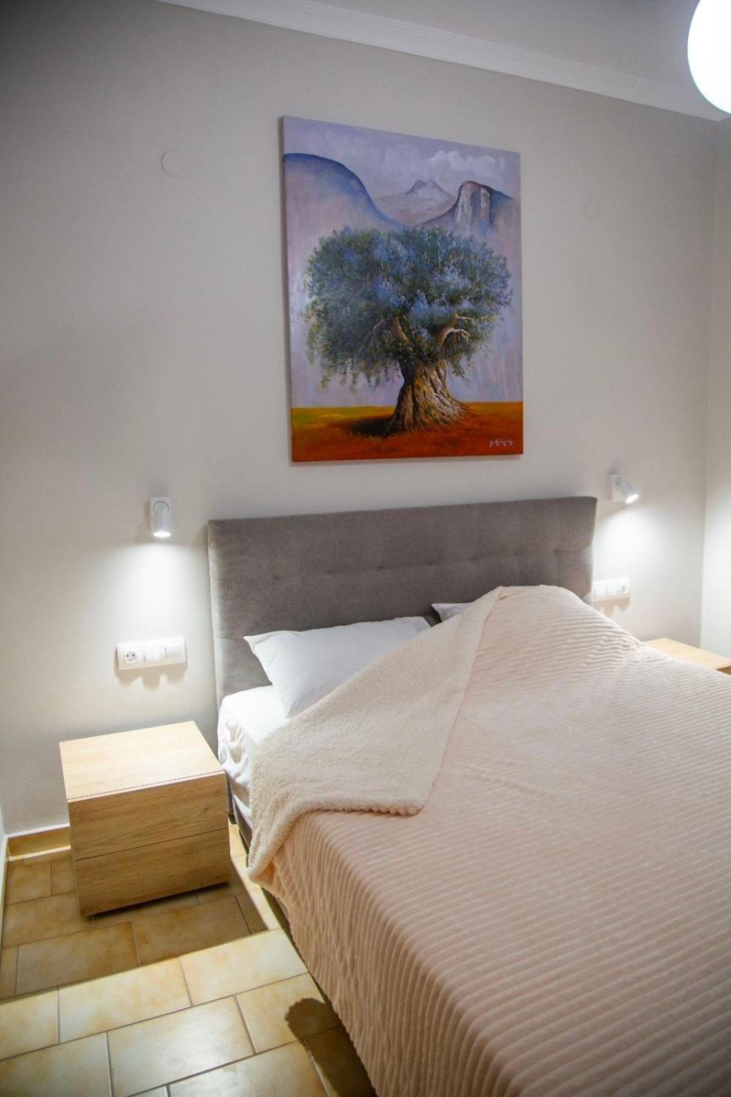 Minimal House Apartment Paralia Katerinis